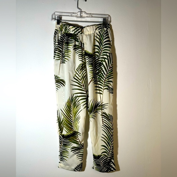 H & M Tropical Leaf Print  Pants - Picture 2 of 4